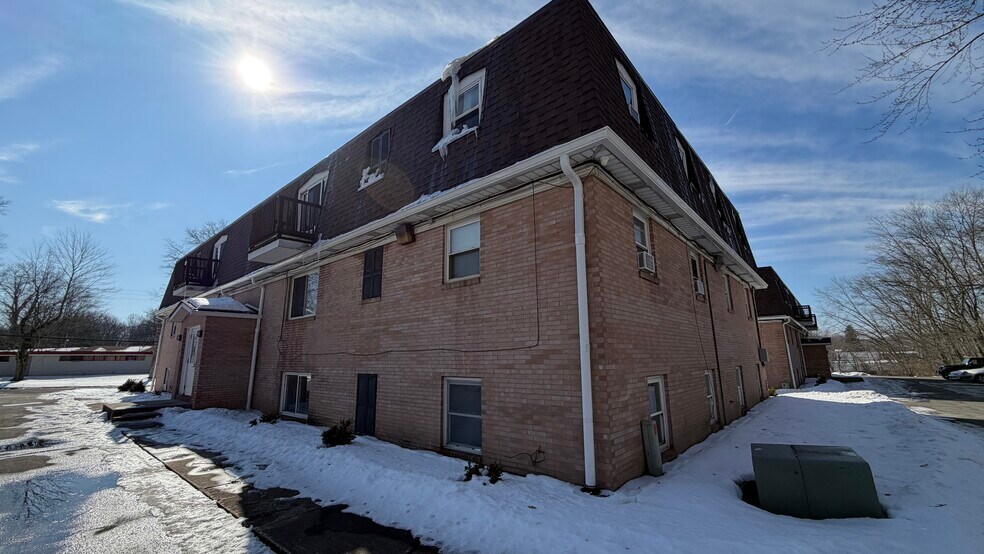 More Photos Of 3100 Beal St, Warren Apartments For Sale