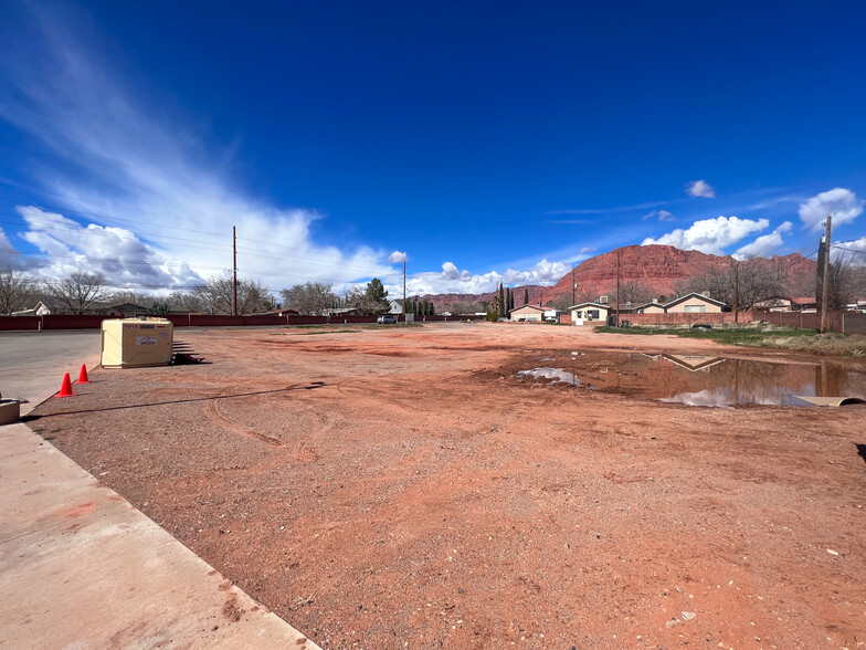 Primary Photo Of 498 Red Mountain Blvd, Ivins Storefront Retail Office For Lease