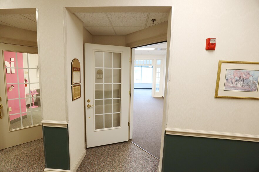 More Photos Of 50 Pearl Rd, Brunswick Office For Lease