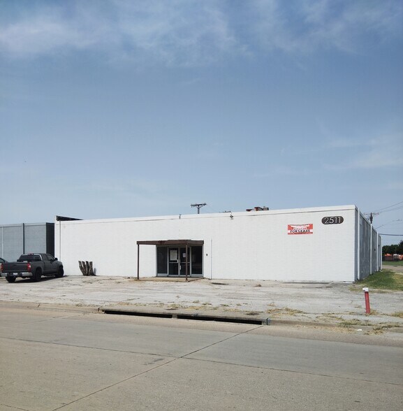 More Photos Of 2511 National Dr, Garland Industrial For Sale