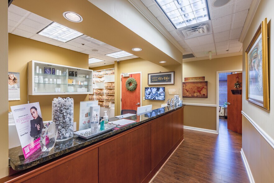 More Photos Of 3042 Oakcliff Rd, Doraville Medical For Sale