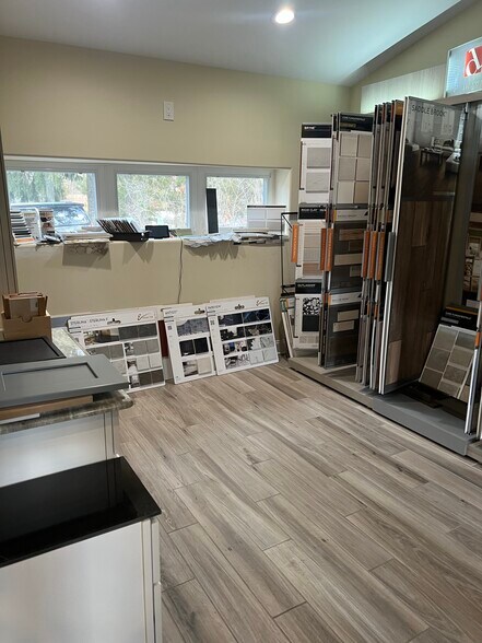 More Photos Of 138 N County Line Rd, Jackson Office For Sale