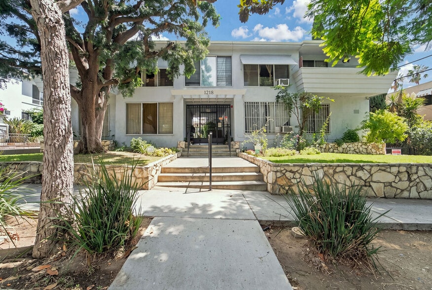More Photos Of 1218 N Laurel Ave, West Hollywood Apartments For Sale