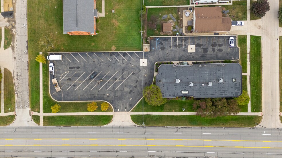 More Photos Of 33830 Harper Ave, Clinton Township Medical For Lease