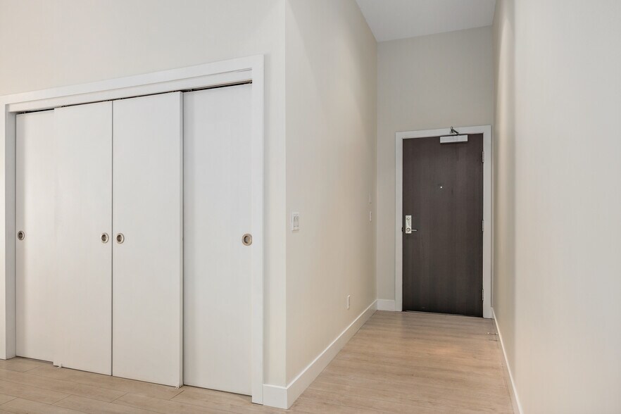 More Photos Of 1130 3 St SE, Calgary Flex For Sale
