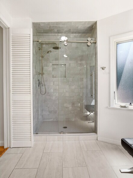 More Photos Of 1825 Altivo Way, Los Angeles Multifamily For Sale