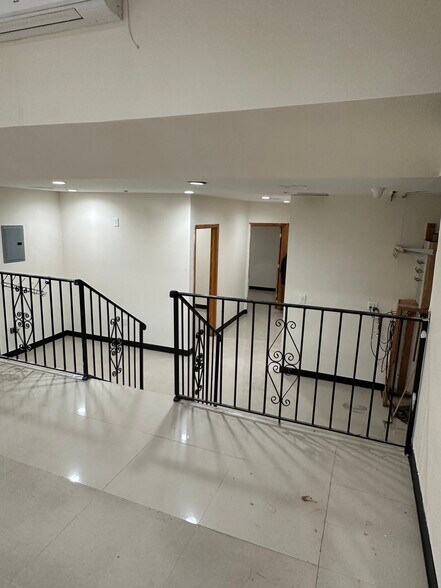 More Photos Of 104-65 Roosevelt Ave, Flushing Apartments For Lease