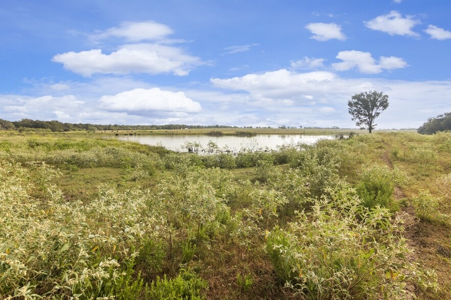 More Photos Of 17 Armstrong Derry, Flatonia Land For Sale