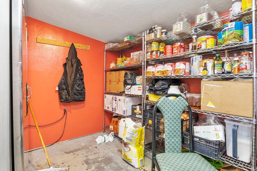 More Photos Of 10 E Main St, Castle Dale Convenience Store For Sale