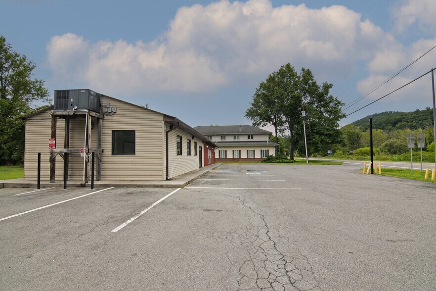 More Photos Of 1931 Alta Dr, Alderson General Retail For Sale
