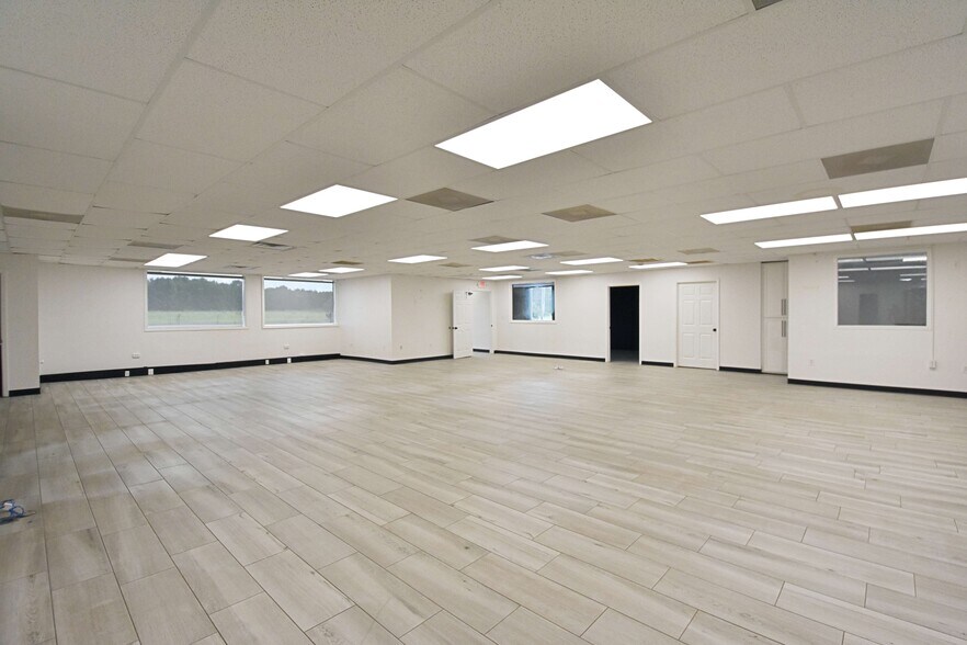 More Photos Of 833 Old Highway 45, Saltillo Freestanding For Lease