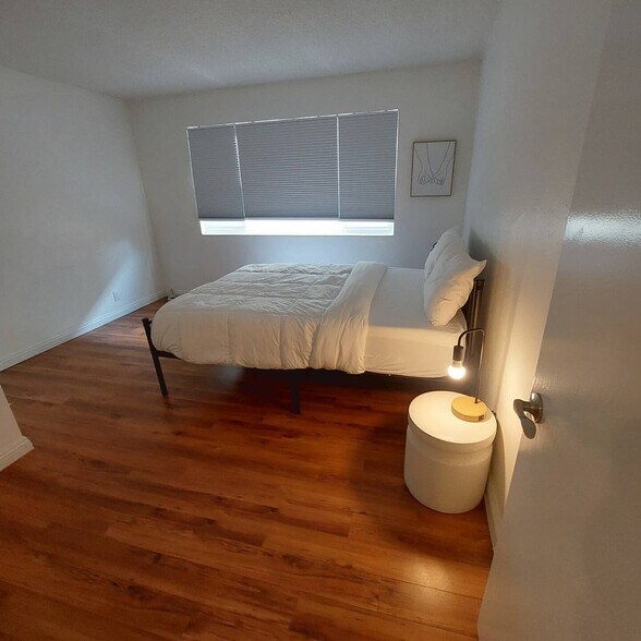 More Photos Of 332 Culver Blvd, Playa del Rey Apartments For Sale