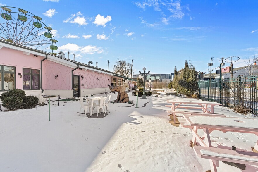 More Photos Of 2501 & 2519 Marshall St NE, Minneapolis Restaurant For Sale