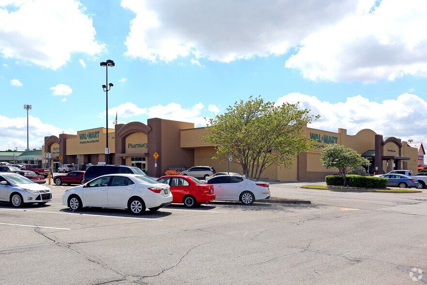 More Photos Of 3116-3138 S Garnett Rd, Tulsa Unknown For Lease