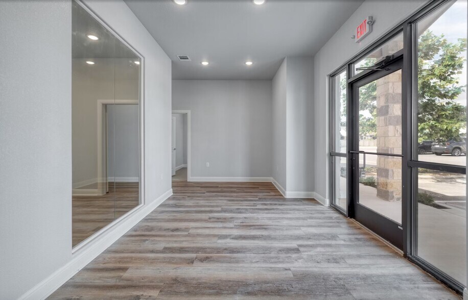 More Photos Of 2200 N A W Grimes Blvd, Round Rock Medical For Sale