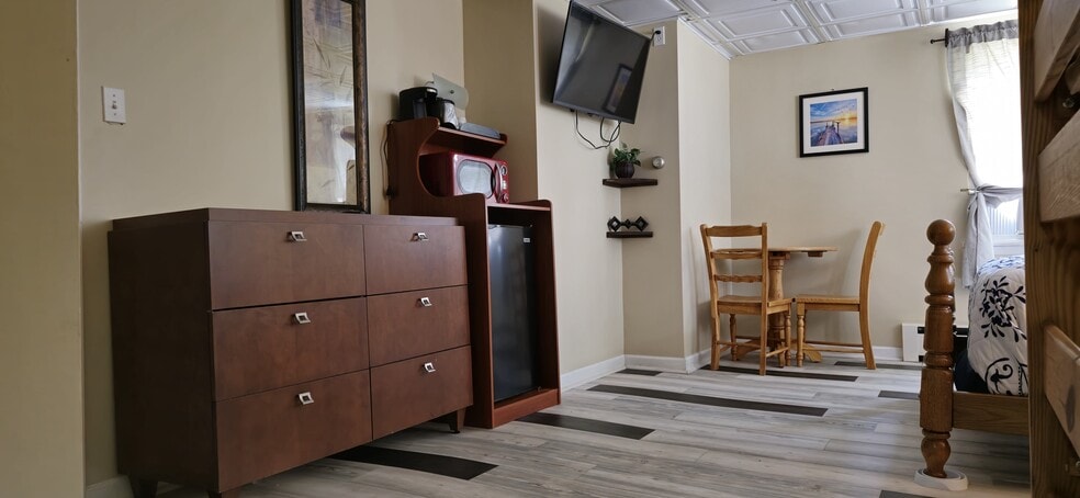 More Photos Of 3111 N US 23, Oscoda Hotel For Sale