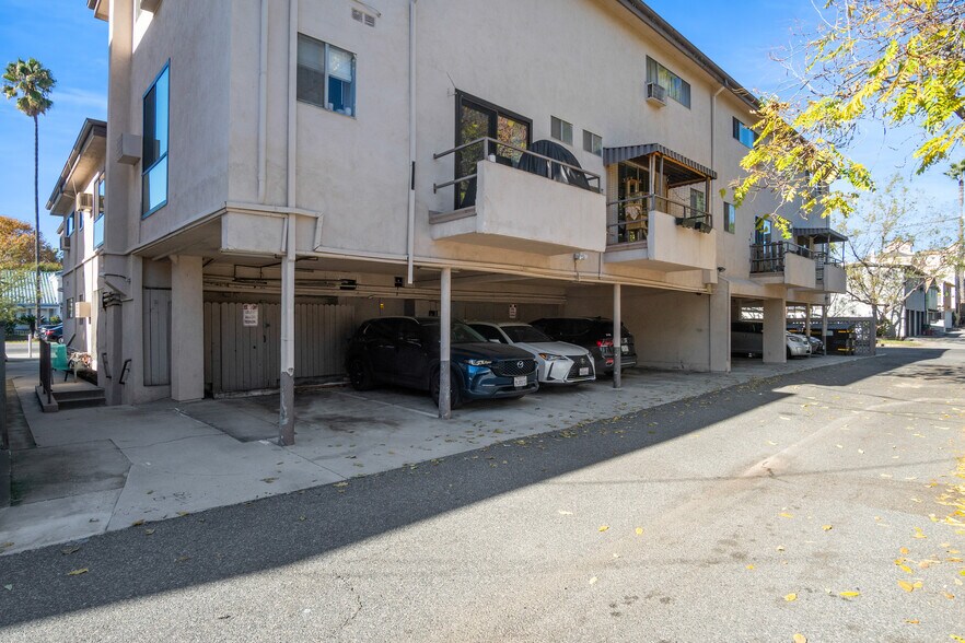 More Photos Of 12070 Woodbridge St, Studio City Apartments For Sale