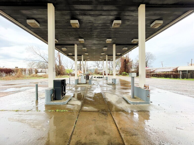 More Photos Of 1111 N Market St, Shreveport Convenience Store For Sale