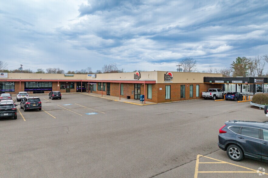 More Photos Of At the intersection of County Rt 57 and 57A 1/4 mile to Rt 481, Phoenix Storefront For Sale