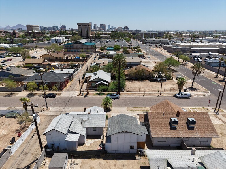 More Photos Of 2002 W Jefferson St, Phoenix Apartments For Sale
