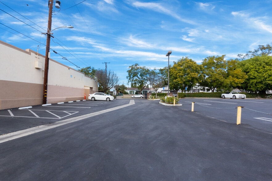 More Photos Of 505 S Main St, Santa Ana Storefront For Sale