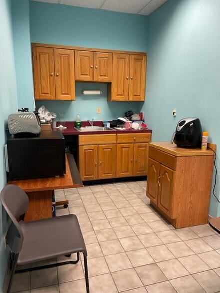 More Photos Of 100 Everett Ave, Chelsea Office For Sale