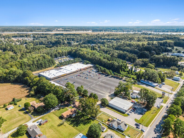 More Photos Of King William Ave Btwn Ogd St @ King William Ave btwn Ogden St & Ch, West Point Unknown For Lease