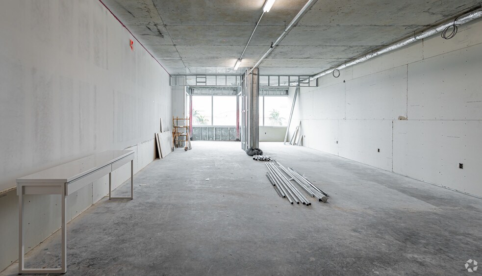 More Photos Of 323 Sunny Isles Blvd, Sunny Isles Beach Office For Lease