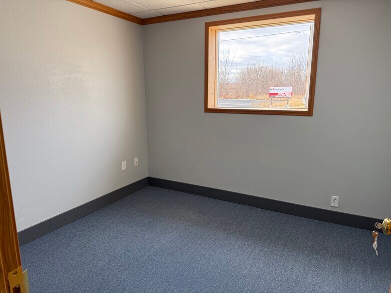 More Photos Of 223 N Seymour St, Fond Du Lac Manufacturing For Lease