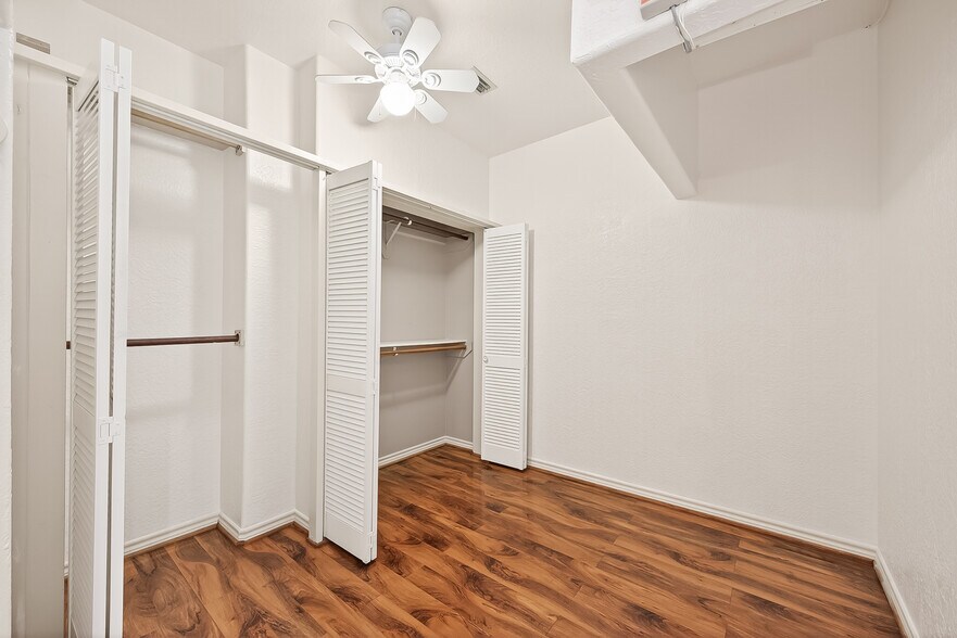 More Photos Of 21832 Rayford Rd, Humble Office For Sale
