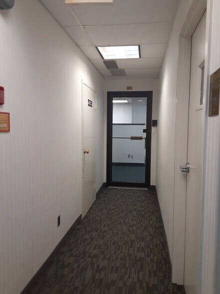 More Photos Of 6121 Lincolnia Rd, Alexandria Office For Lease