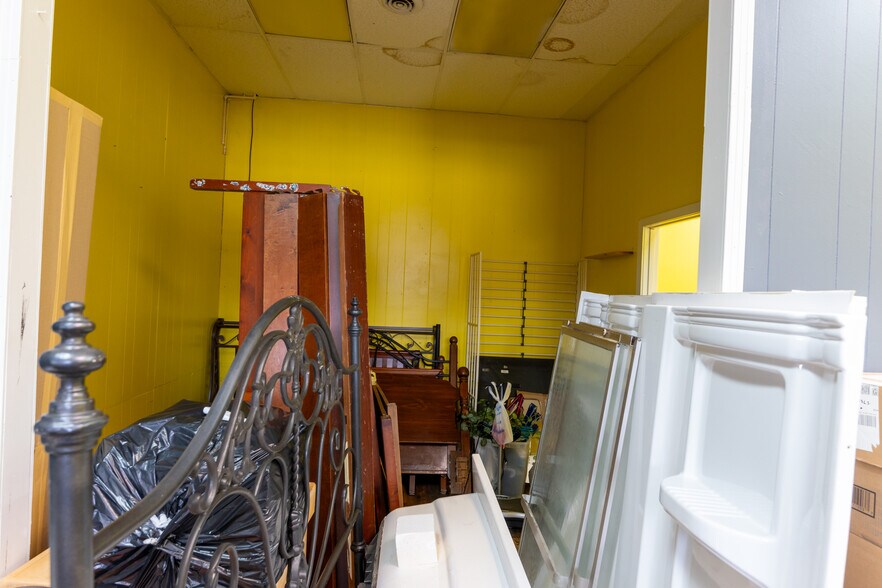 More Photos Of 20310 Main St E, Huntingdon Storefront For Sale
