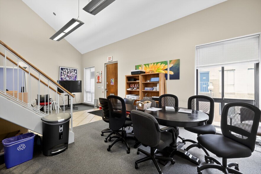 More Photos Of 6183 Executive Blvd, North Bethesda Office For Lease