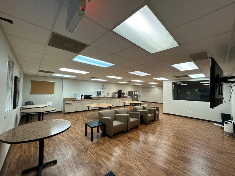 More Photos Of 28511 Orchard Lake Rd, Farmington Hills Medical For Sale
