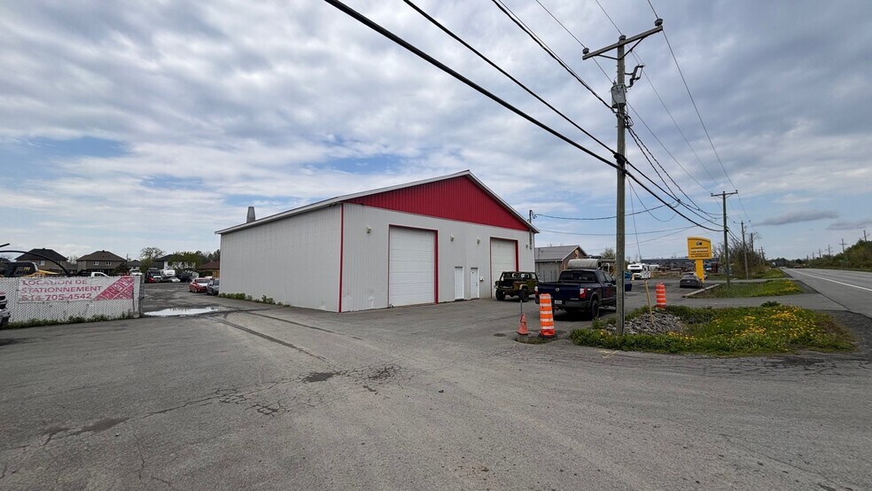 Primary Photo Of 32 Boul De Maple Grove, Beauharnois Auto Repair For Sale