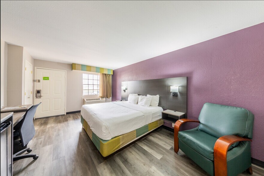 More Photos Of 1112 S Fort Hood St, Killeen Hotel For Sale