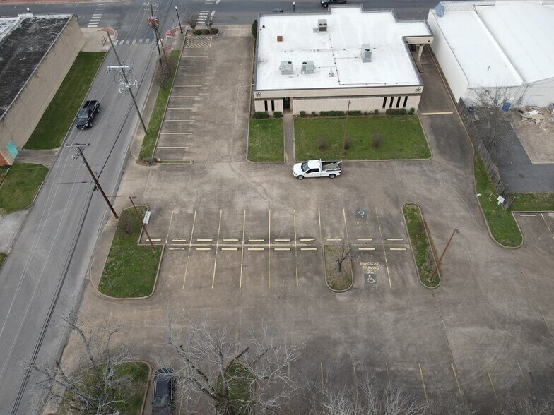 More Photos Of 204 E Burke Ave, Lufkin Office For Sale