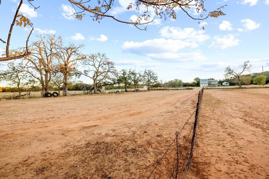 More Photos Of 1731 W US Highway 290, Fredericksburg Office Residential For Sale