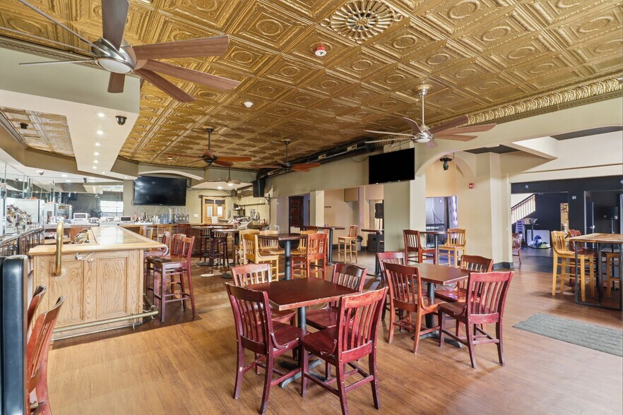 More Photos Of 2081 Niagara St, Buffalo Restaurant For Sale