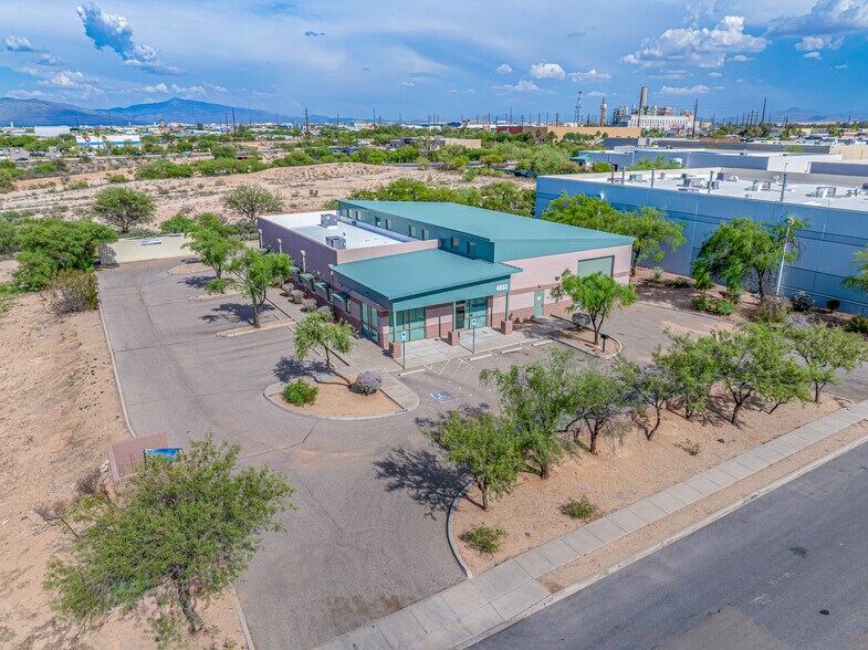 More Photos Of 4655 S Coach Dr, Tucson Warehouse For Sale