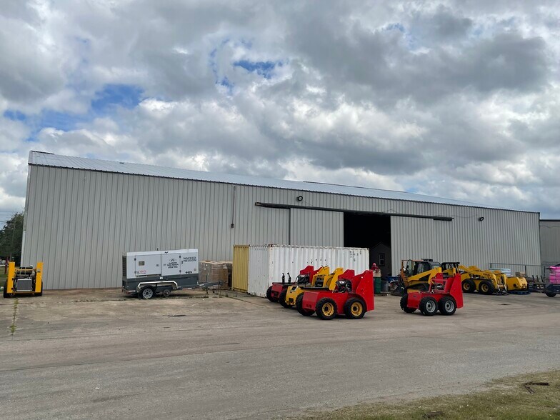 Primary Photo Of 813 Dumont St, South Houston Service For Lease