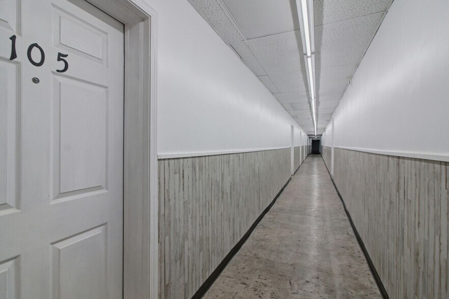 More Photos Of 303 S Poplar St, Paris Apartments For Sale