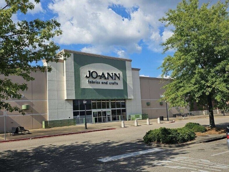 More Photos Of EASTCHASE Pky, Montgomery Unknown For Lease