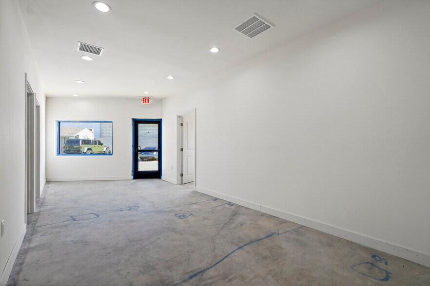 More Photos Of 10926 Randall St, Sun Valley Warehouse For Lease