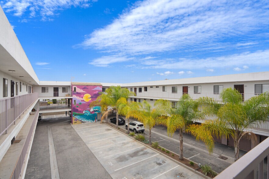 More Photos Of 1225 W 166th St, Gardena Apartments For Sale