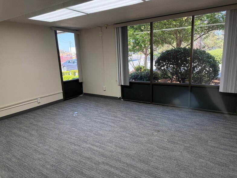 More Photos Of 1990 Olivera Rd, Concord Warehouse For Lease