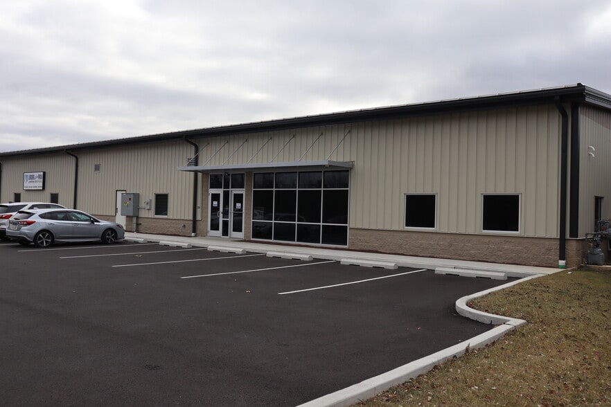 More Photos Of 1230 Braden Blvd, Easton Veterinarian Kennel For Lease