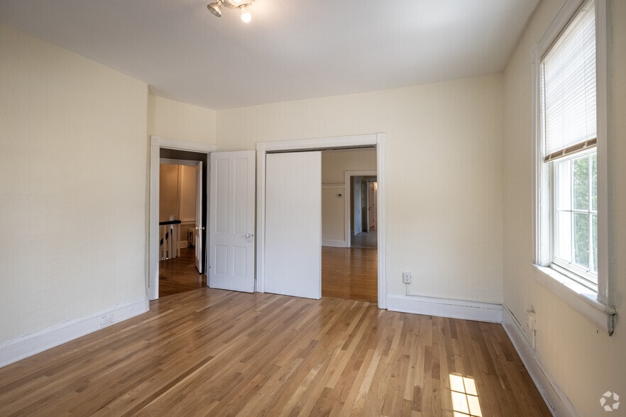 More Photos Of 10 Prospect St, Westfield Storefront Retail Office For Sale