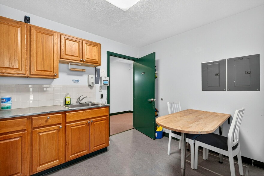 More Photos Of 5311-5315 N Vancouver Ave, Portland Medical For Sale