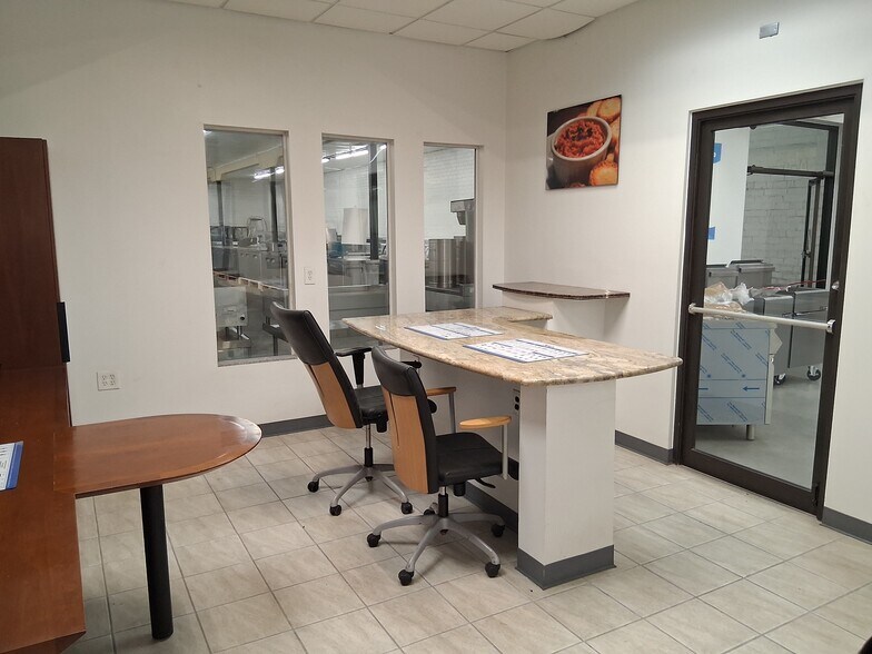 More Photos Of 800 S Morrison Ave, Collinsville Warehouse For Sale